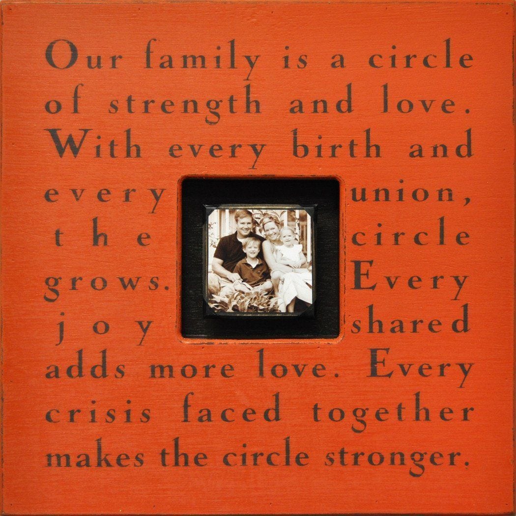 Handmade Wood Photobox with quote "Our Family Is a Circle" - Image 2